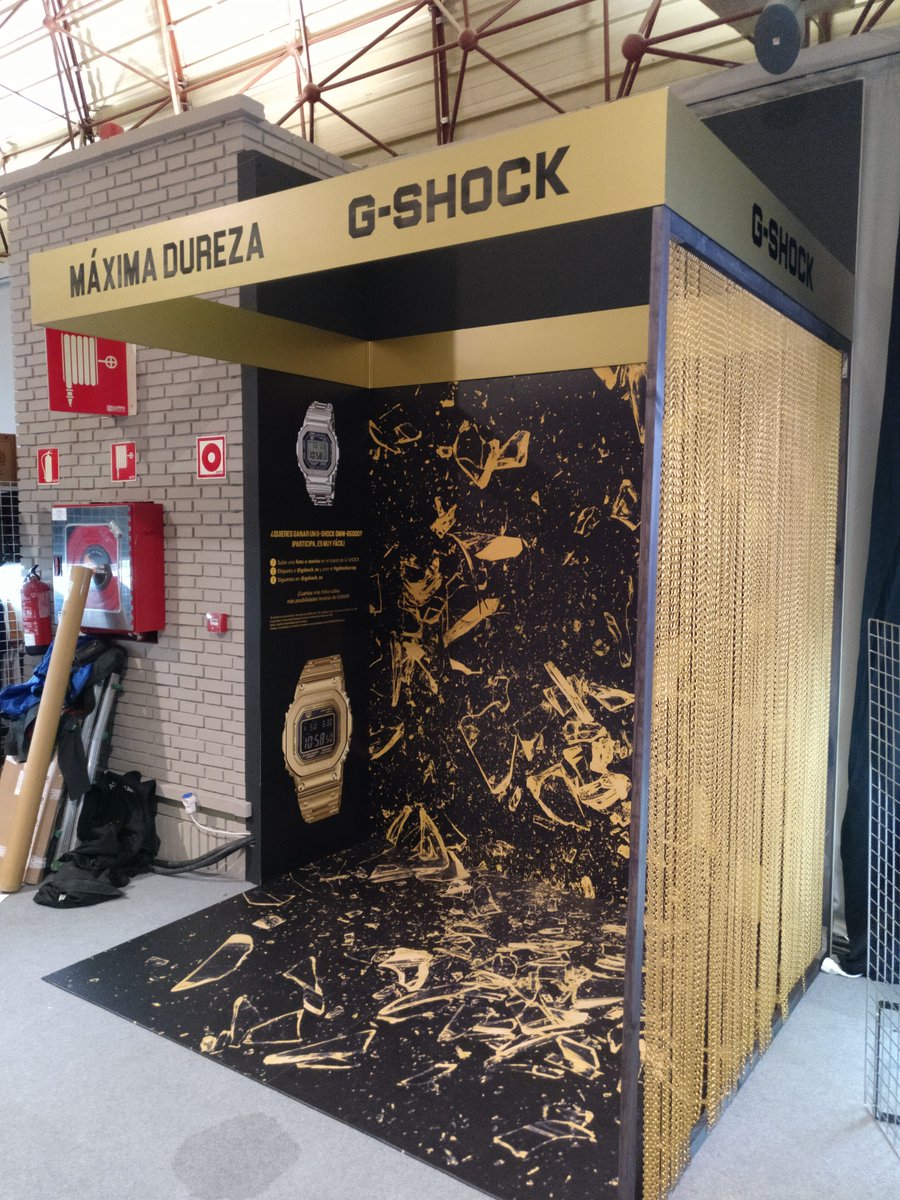 themastermakers's tweet photo. Estuvimos montando el increíble córner que diseñamos para @gshock_es en #ScrapWorld la feria más chula de streetwear creada por @byCaLiTosYT en España, se quedó molón eee... 😍 Cada día nos gusta más nuestro trabajo! 😏
.
#weRimagineers #weRexperience #weRMasterRetail https://t.co/AFOmLqIwPa