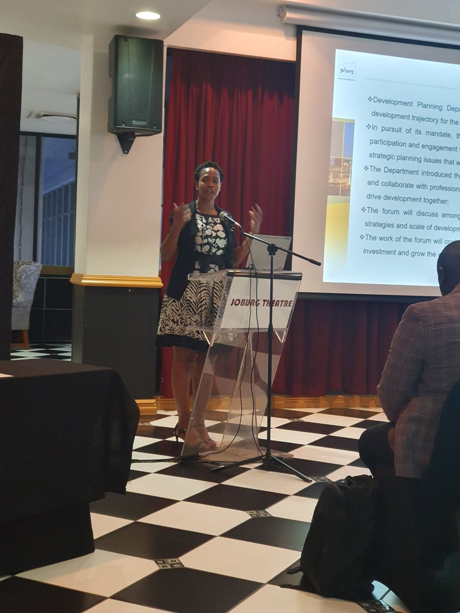 CityofJoburgZA's tweet photo. Ms Amolemo Mothoagae outlines the terms of reference before the official signing off. #DevPlanForum #DPForum @CoJDevPlanning @Amolemo6 @KhozalLawrence ^PS https://t.co/tqTOZ2hBLC