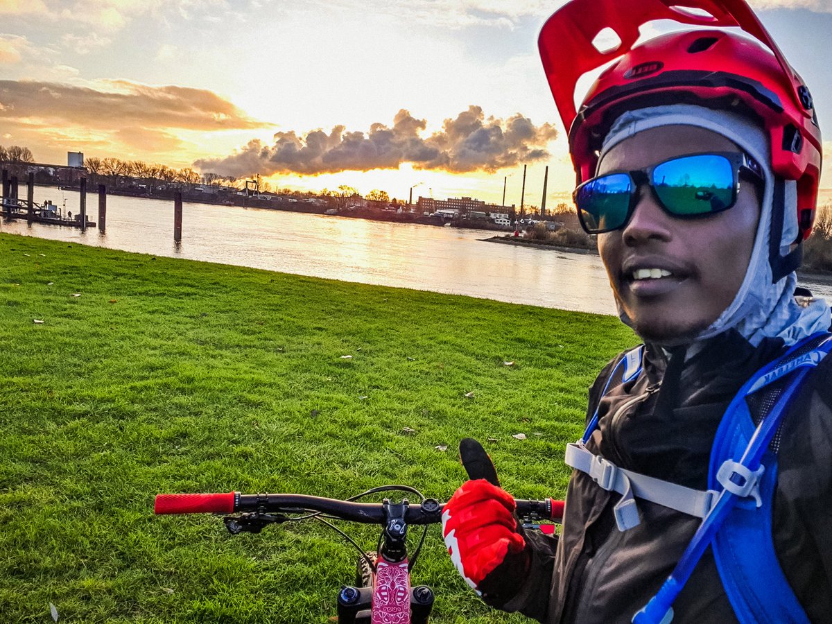 #cycling &amp; #relocation? 🚲 

Thomas talks combinations for success in #tech 👉 fal.cn/371CQ

Btw, we're hiring 😎

💡Lead iOS Engineer fal.cn/371CP
💡Lead Engineer Backend- Passenger fal.cn/371CO
💡Lead Engineer Backend- fal.cn/371CN