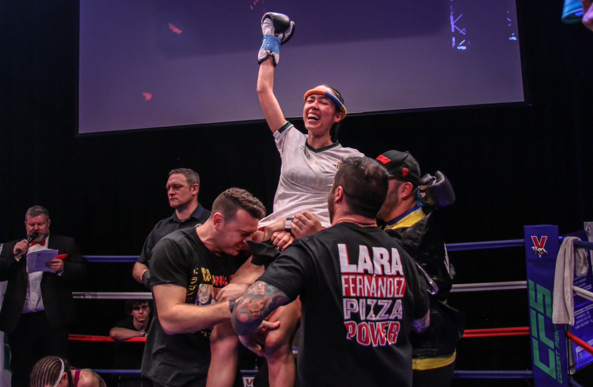 Larafdz13's tweet image. FELICIDAD EN ESTADO PURO 💚😌

#WBCWorldChampion #MuayThai #PizzaPower #RealBetis