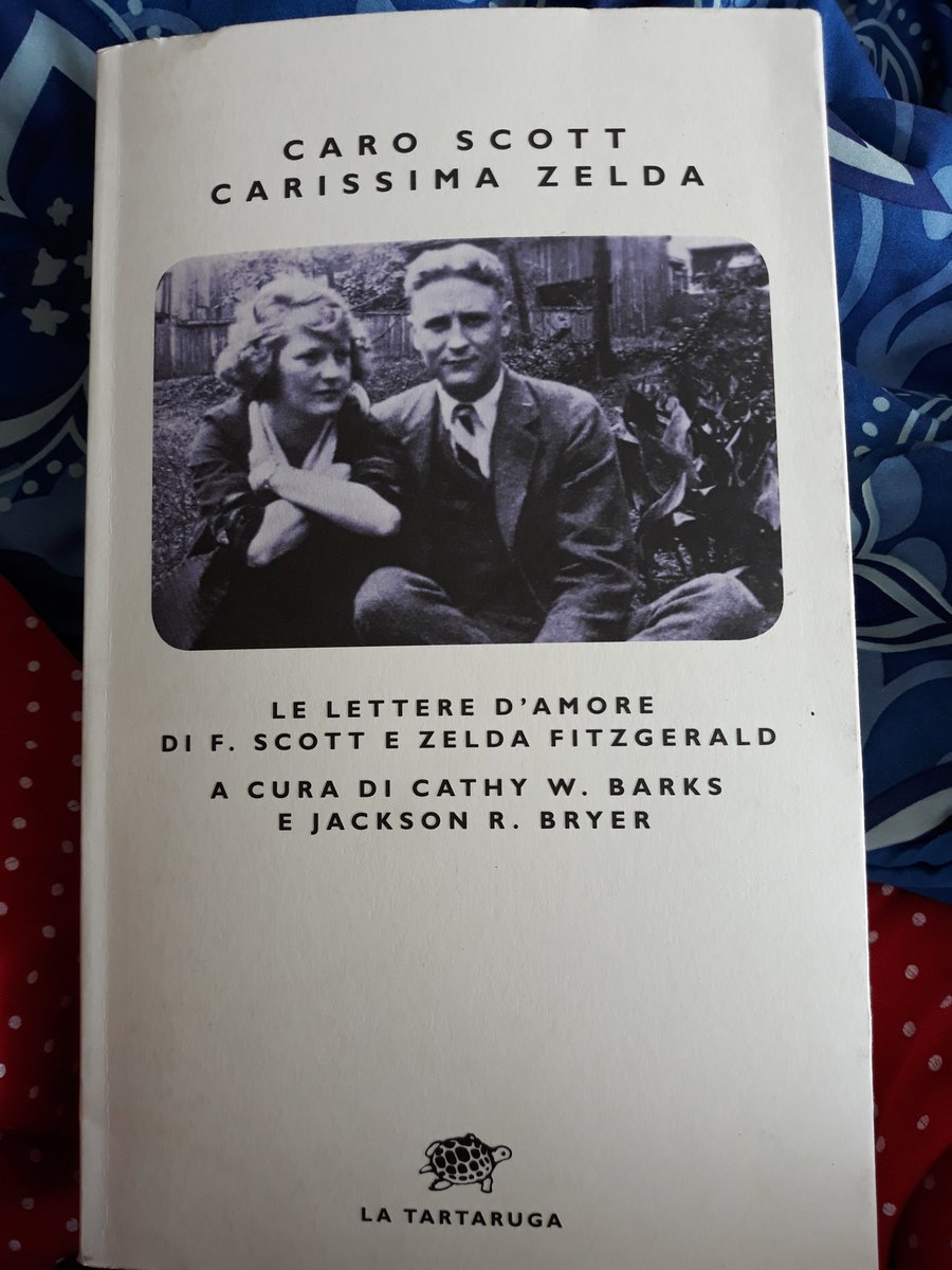 LiberoVolo1's tweet photo. Il compleanno ai tempi del #covid19... Ma tu hai un marito speciale che ti regala un libro speciale... 📚❤️ #love #birtday #Fitzgerald #letteredamore https://t.co/1xdsfK9A68