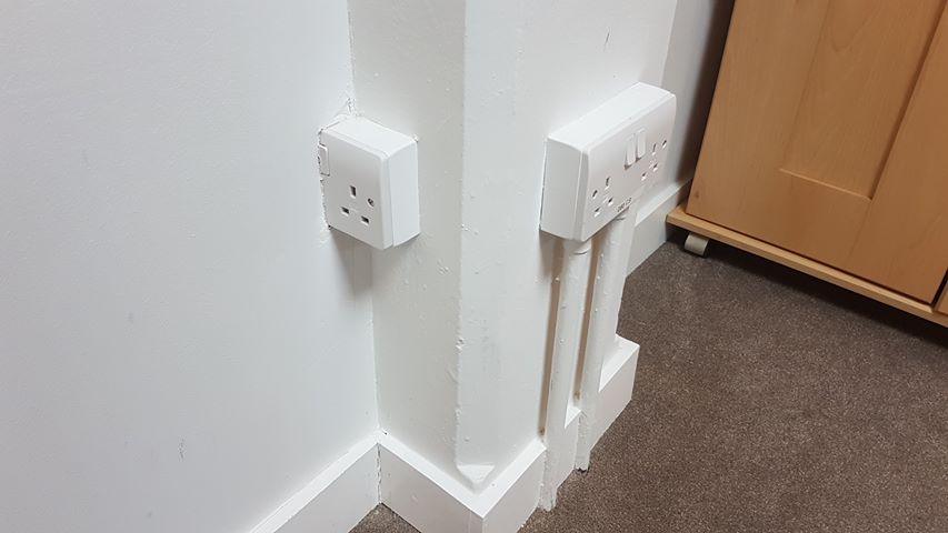 proelectrician's tweet image. &quot;Yes they were still live...&quot; - Luke Palmer

Send in your funny or shocking finds for a chance to be featured! ⚡️

#caughtoncamera #diyfails #electricalfails #sparky #electrician #socket