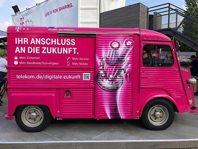 telekomnetz's tweet photo. #Glasfaser-Ausbau mit Geschwindigkeiten bis zu 1 GBit/s in #BadMünstereifel wird in den nächsten Monaten abgeschlossen. Besuchen Sie den #Telekom-Infobus von Donnerstag, den 12. bis Samstag den 14. März 2020 Ortsmitte am Eifeler Hof, Euskirchener Str. 99, OT #Iversheim. #Dabei https://t.co/xEy3RWX2Gc