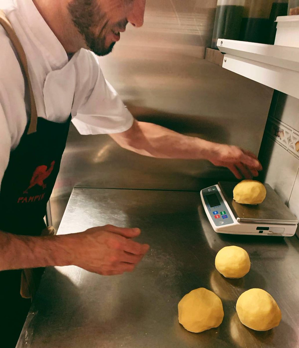 Producción de tatin ON
🐓 #pampinbar #cociñadetempada #cociñadebarrio #latatindelpampin