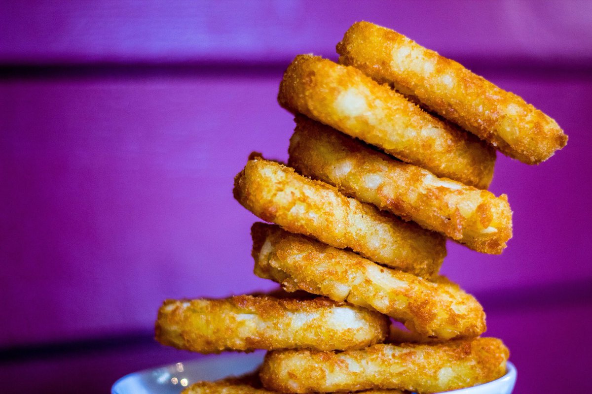 CastleStreetco1's tweet photo. Is it really breakfast without a couple of hash browns? #stackemhigh #hashbrowns #breakfast #brunch https://t.co/vzQ17O84BV