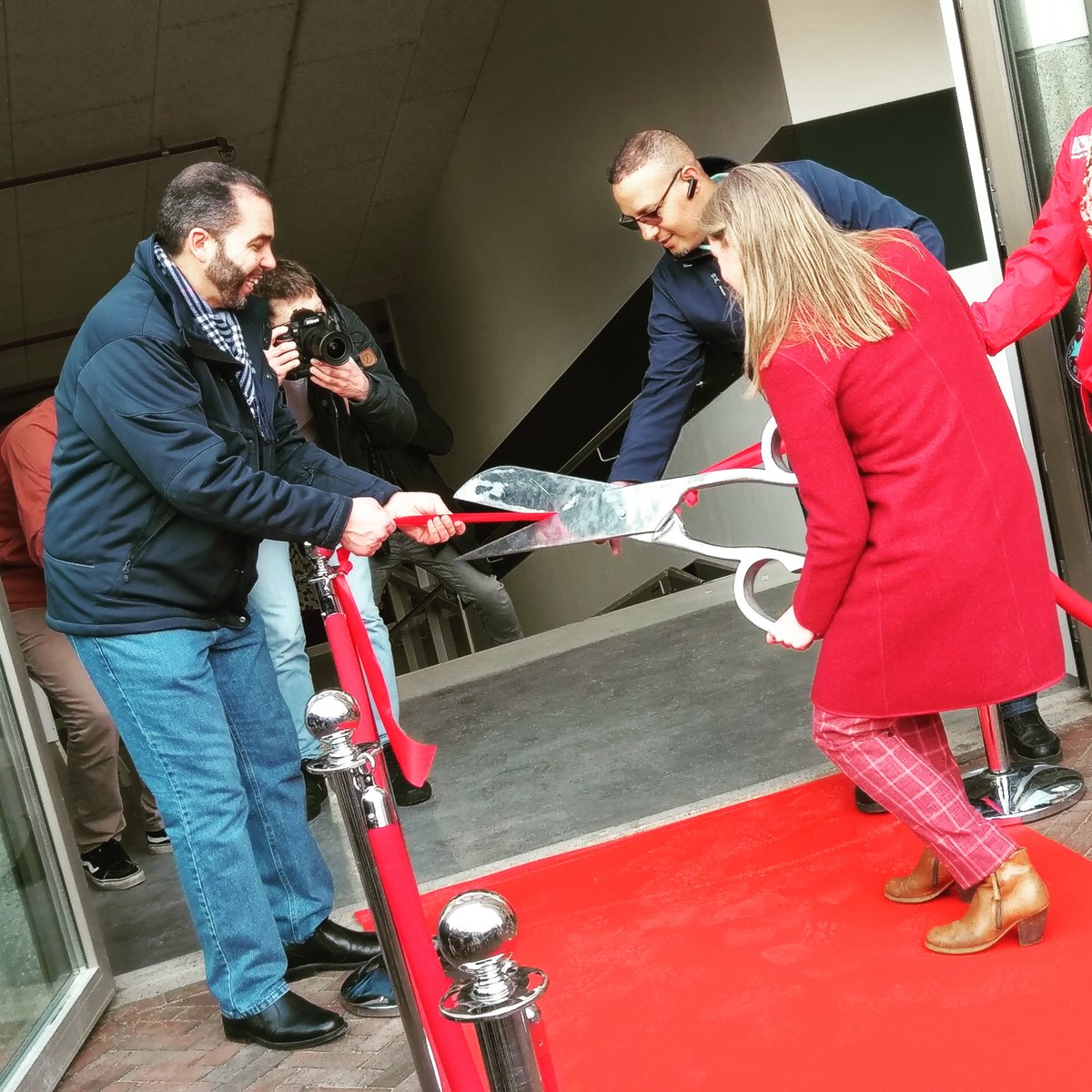 Wethouder Lot van Hooijdonk opende vandaag de nieuwe fietsenstalling in hartje #Utrecht in het gebouw van Post Utrecht.