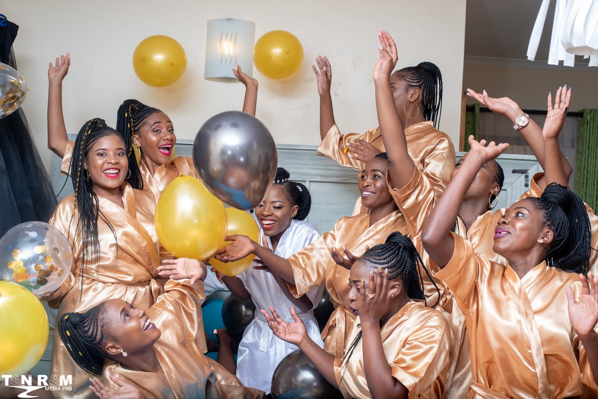 TanramP's tweet photo. ...If happiness was a person
#happysquad
#capturedmoments
#wedding
#happybrides
#friendsforlife
#braidedbrides
#cornrows
#cinematographer
#harare
#beyondimagination https://t.co/PDGyXfZw0H