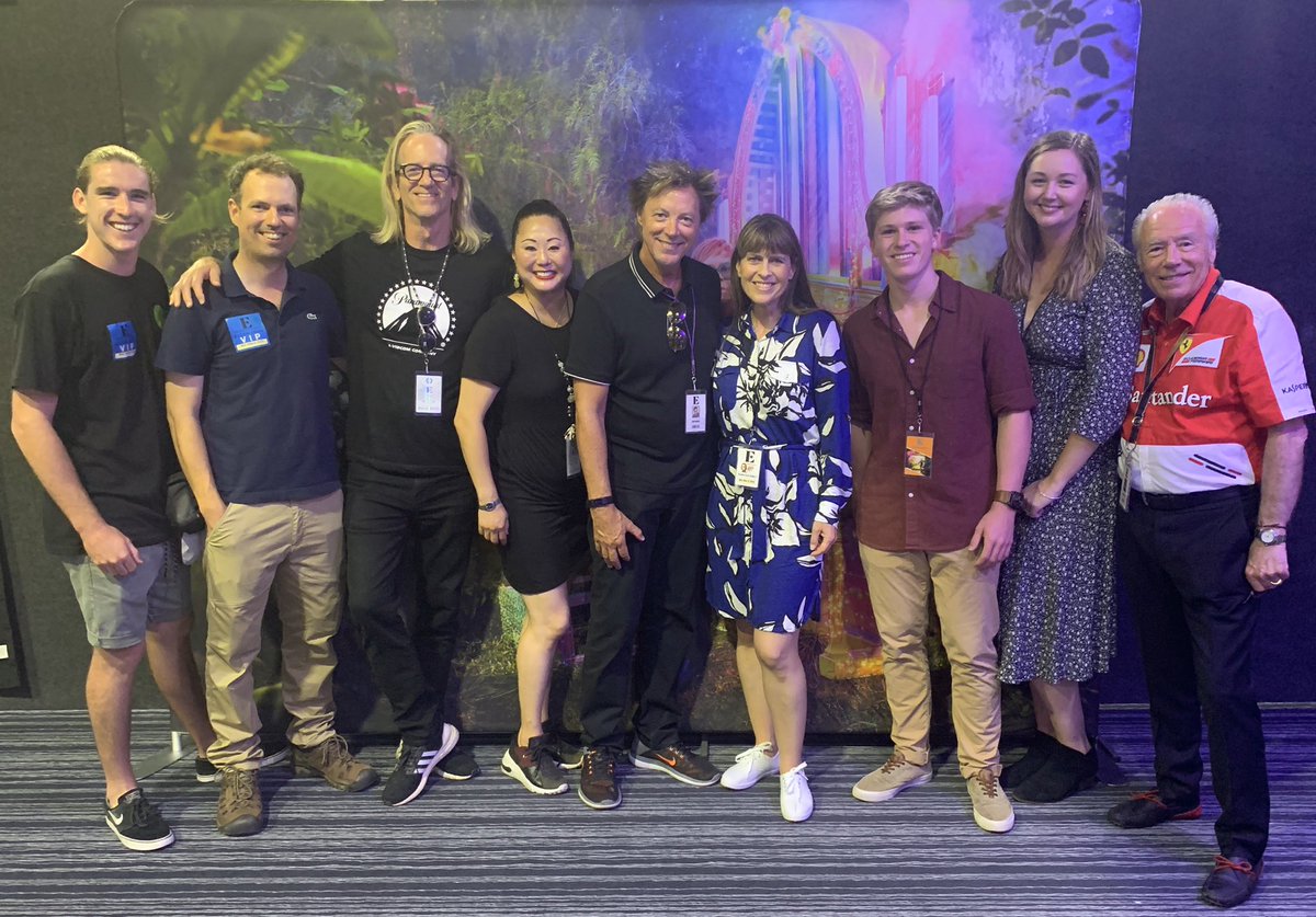 TerriIrwin's tweet photo. Had a great night with family, friends, and @eltonofficial’s band when he performed for his Sunshine Coast fans! https://t.co/GLz5XvpZKJ