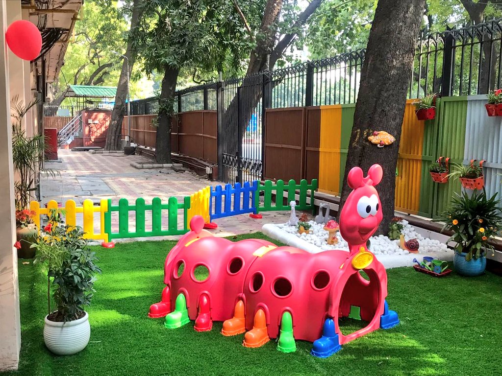 NITIAayog's tweet photo. Now every day will be Bring Your Child to Work Day! 🤱👶 👧👦

#NITIAayog understands that career &amp; motherhood are equally important and one must complement the other.

Here are a few glimpses of the newly inaugurated crèche 📸 https://t.co/bOs6cIaBJ2