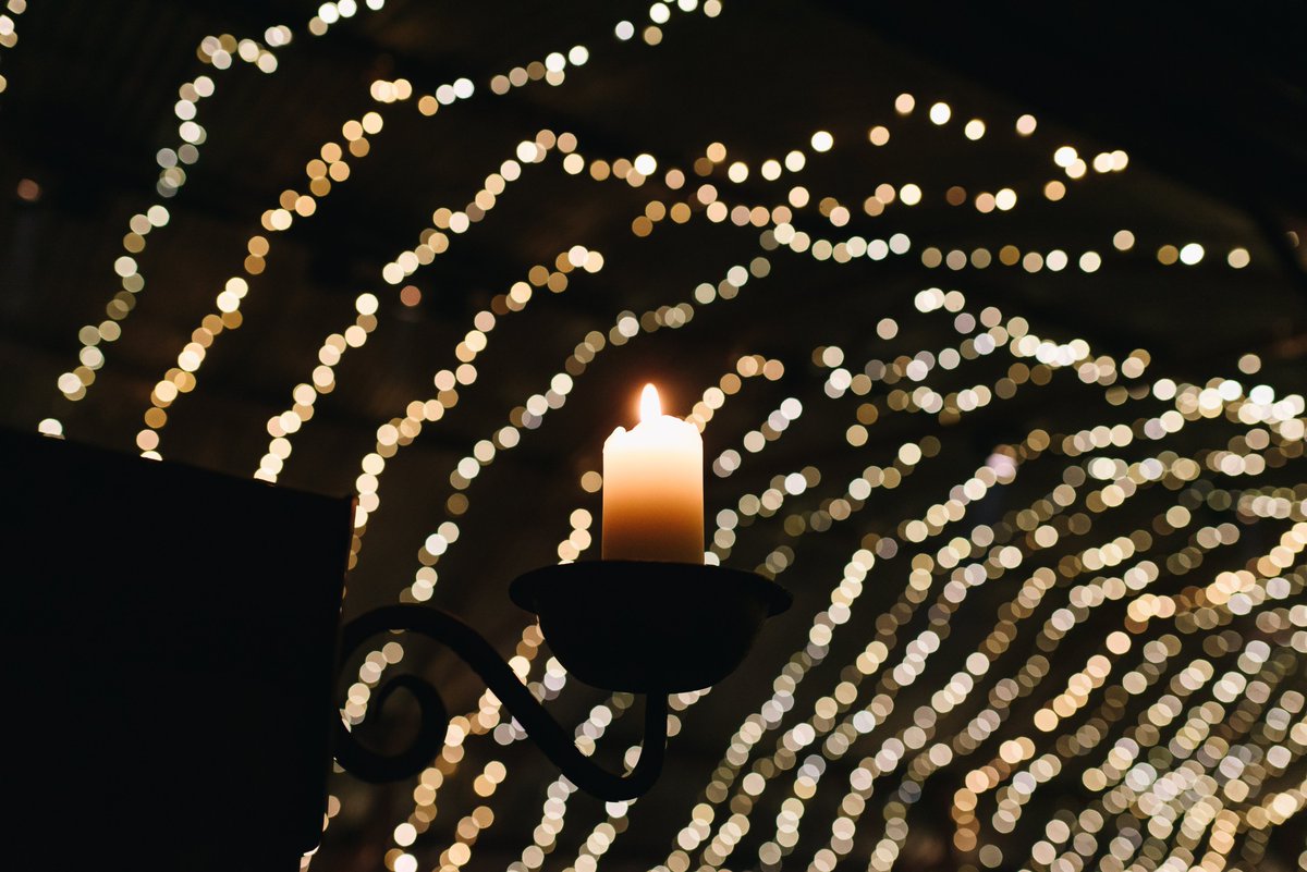 The Stone Barn is a Cotswold Wedding Venue that burns our pillar candles for your weddings and events! coventgardencandles.co.uk/pillar-candles… 🕯️🕯️<a href="/CrippsBarn/">Cripps Barn</a> #wedding #pillar #candles