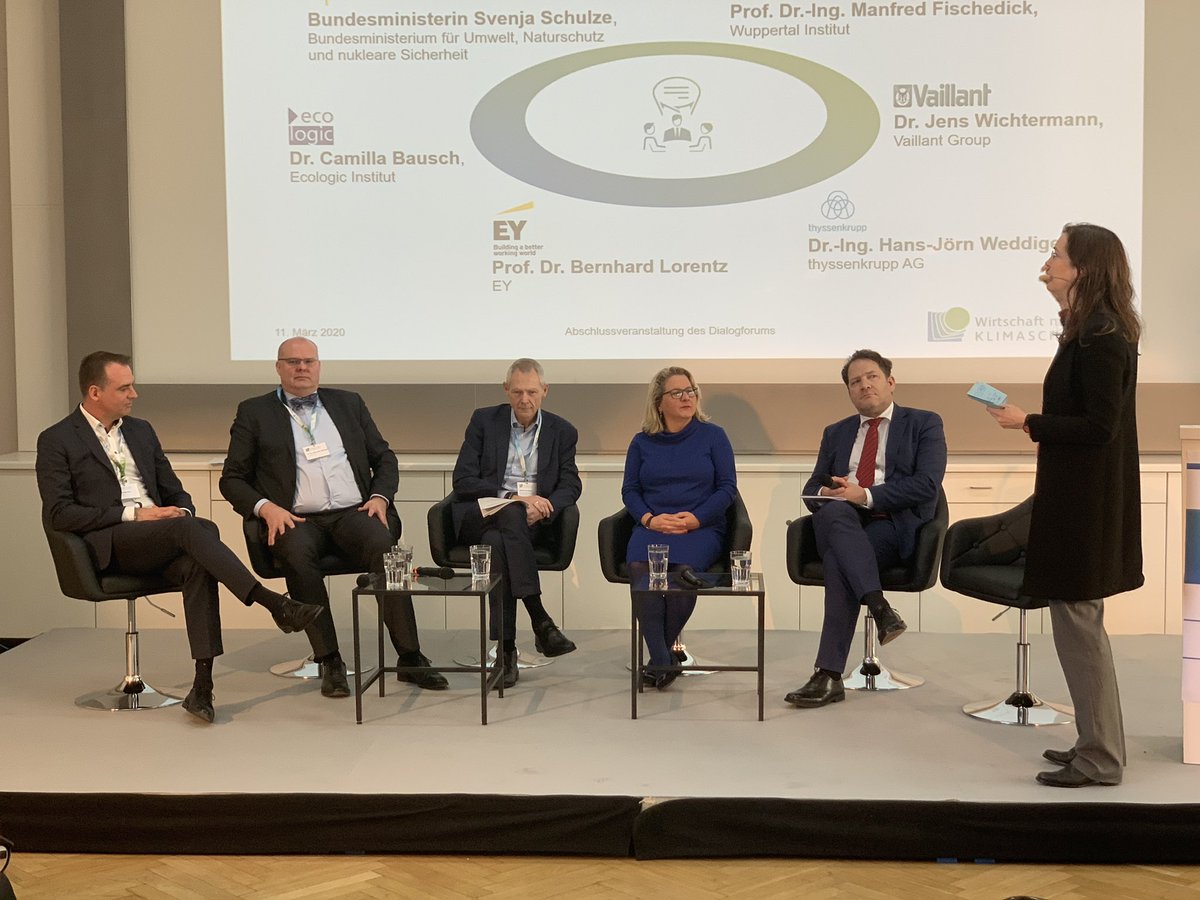 EcologicBerlin's tweet photo. Dialog der Umweltministerin @SvenjaSchulze68 mit @herrwichtermann (Vaillant Group), Dr.-Ing. Hans-Jörn Weddige (thyssenkrupp AG), @fischedick (Wuppertal Institut) &amp; @LorentzBernhard (EY) bei der Abschlussveranstaltung des @DialogWmK. Moderation: @BauschCamilla. #DialogWmK https://t.co/N8Mu83cgYC