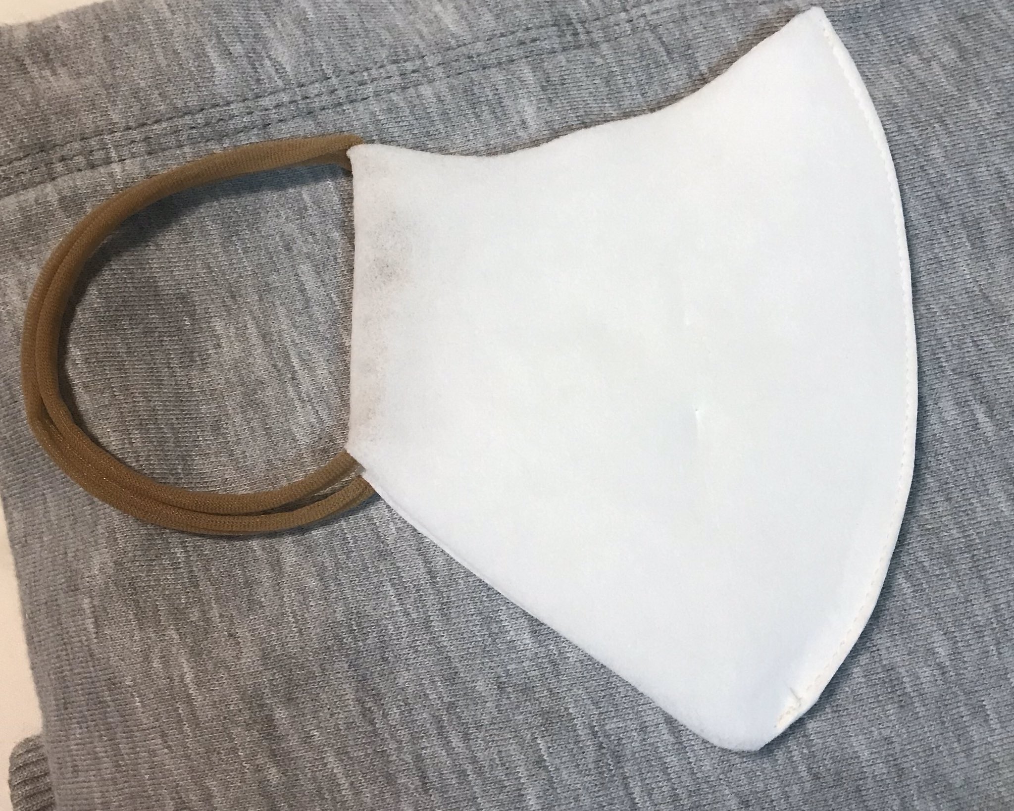 プティママ すごい これいいよみんな マスクゴムなかなかゲットできず ネットで見たパンストゴム作ってみた 耳痛くないし結びやすいよ そしてこれはリードクッキングペーパーの劇的に簡単な使い捨てマスク お勧め プティママ すごい これいいよみんな マスクゴムなかなかゲットできず ネットで見たパンストゴム作ってみた 耳痛くないし結びやすいよ そしてこれはリードクッキングペーパーの劇的に簡単な使い捨てマスク お勧め
