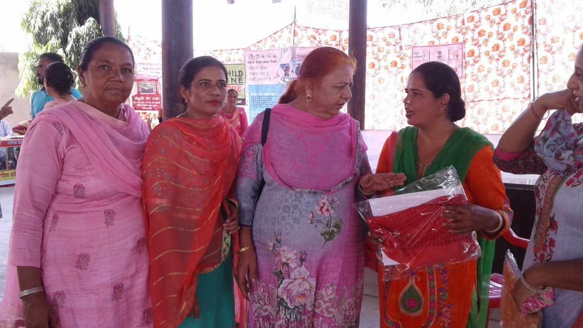 KIRANBA82319696's tweet photo. viilage betu qadim block mamdot
A.w.w kiran bala A.w.w Akhshra rani
C.D.P.O madem g Amrjeet kuar
Super wiser madem g Surinder kuar
#Dsswcd.gov.in
#PoshanPakhwada2020 https://t.co/XHbgc1R9Jq