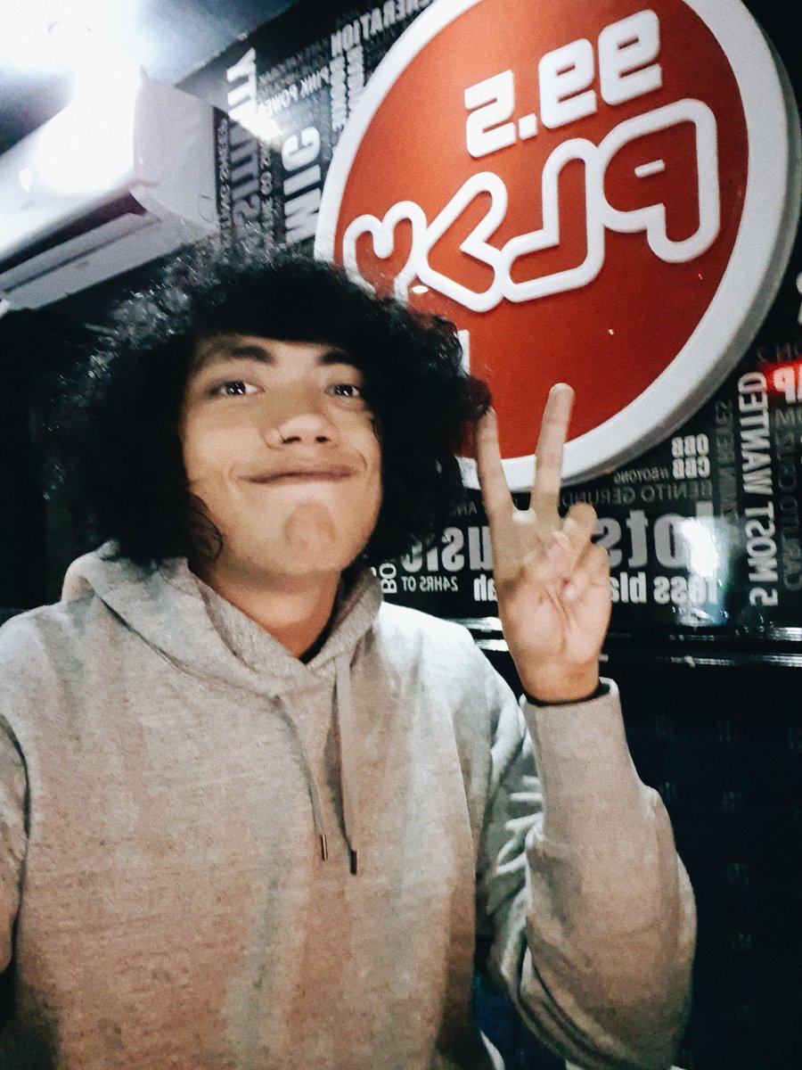 995PlayFM's tweet photo. Why not tune in from home since you've got no classes anyway?! ๐ https://t.co/3WO0gWuGM8
Keep @renzosaurus of the #HomeRun995 in the background as he's giving you your requests, shout-outs, and having CHARLIE FLEUR on #PlayItLive995 come 8PM! https://t.co/ZozQAJ7laq