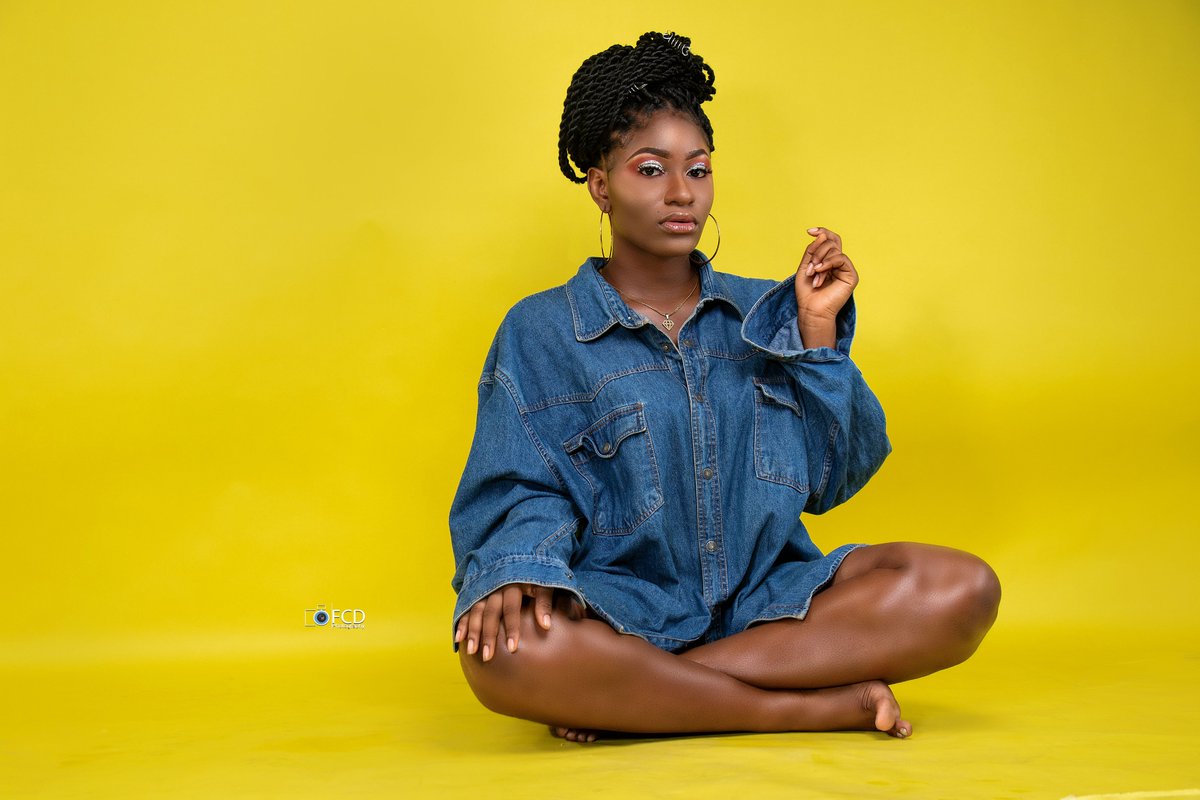 FcdStudios's tweet photo. A little meditation may be what you need today...

FCD shot this.

#meditation #yoga #fitness #photostudio #ReturnMercyEkesMoney  #creativeshoot #photo #photography #fcdphotos https://t.co/EGxtD8js98
