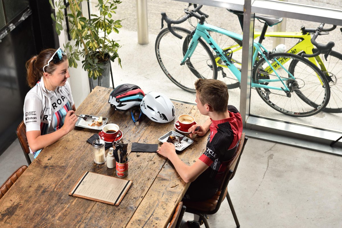 Discovercarms's tweet photo. Epic views, super quiet roads and plenty of places to stop off for photos or a cheeky coffee and cake no wonder Carmarthenshire is the cycling hub of Wales. #Thisiscarmarthenshire #Cyclecarms
🚴🚴🚴🚴
https://t.co/I7uRWTRQgh https://t.co/bjmNOUp4NC