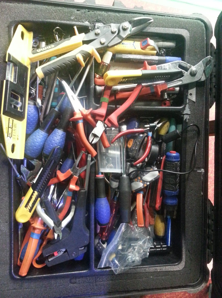 YayDayz's tweet photo. Oh yeah. I can definitely get behind this one. #WorshipOfToolsDay #IHaveWayTooManyScrewdrivers https://t.co/2DbX9i6I0i