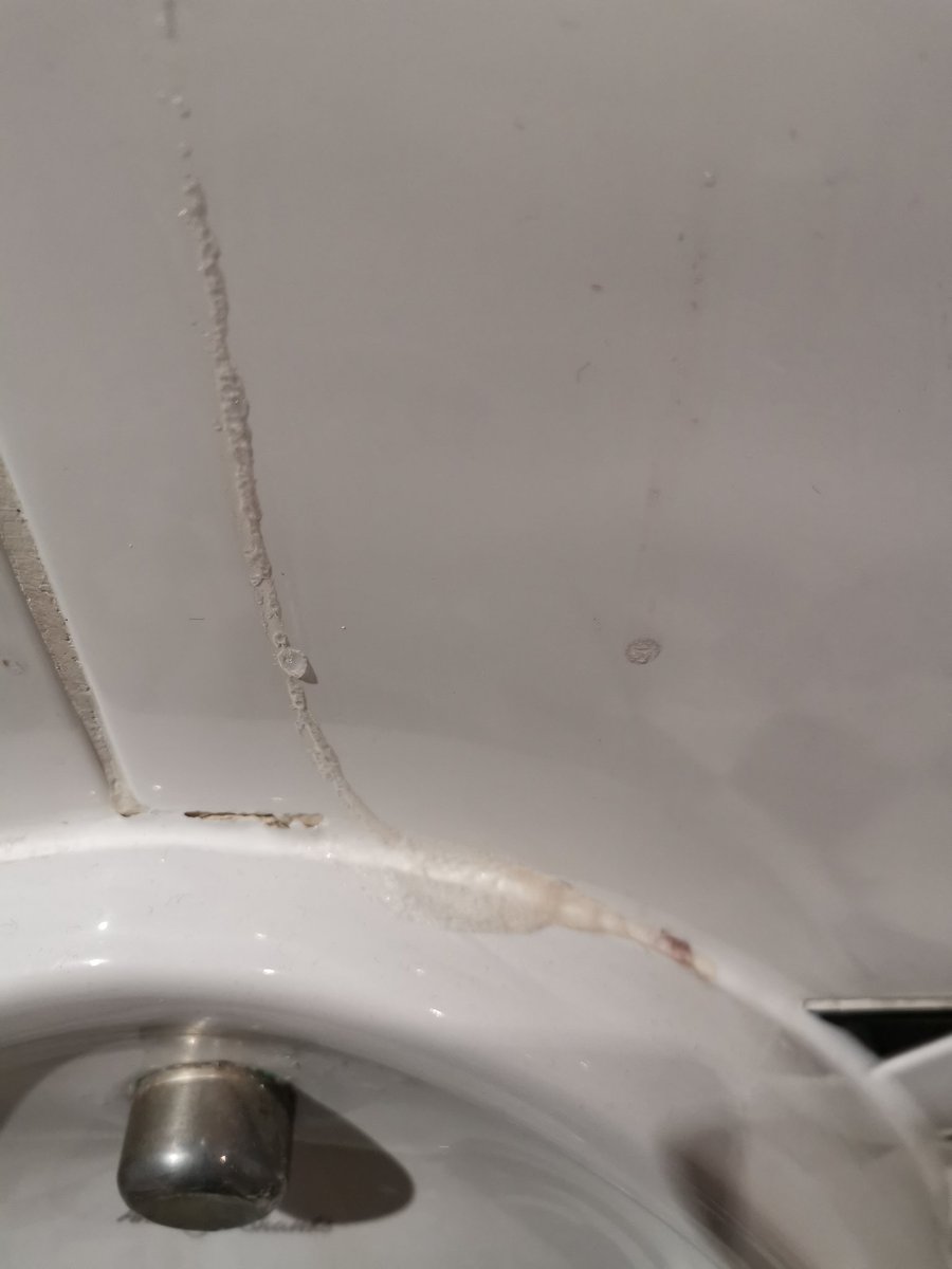 Good to see <a href="/CPNottingham/">Crowne Plaza Notts</a> are taking the #COVID19 out break seriously. This has been here for the tree days I've been at an event 😳 #coronavirusuk #coronavirus #dirty #outbreak #nottingham