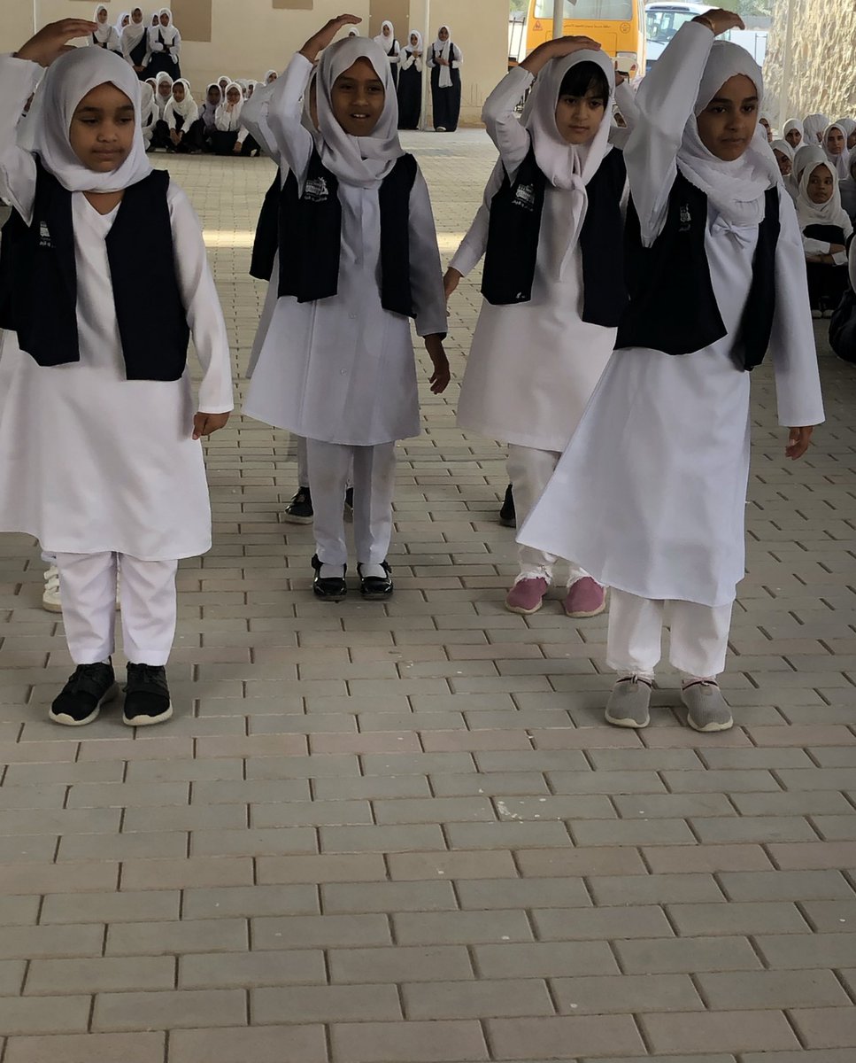 ahedschool's tweet photo. #جائزة_شل_للسلامة_على_الطريق_2020
#المدرسة_النموذجية_المرورية_2020
ضمن محور بناء الشراكات نفذ فريق شل للسلامة على طريق إذاعة مدرسية في مدرسة بسياء تضمنت ( مقدمة، مشهد مسرحي ، أوبريت إنشادي) https://t.co/0Z9vZjKq6t