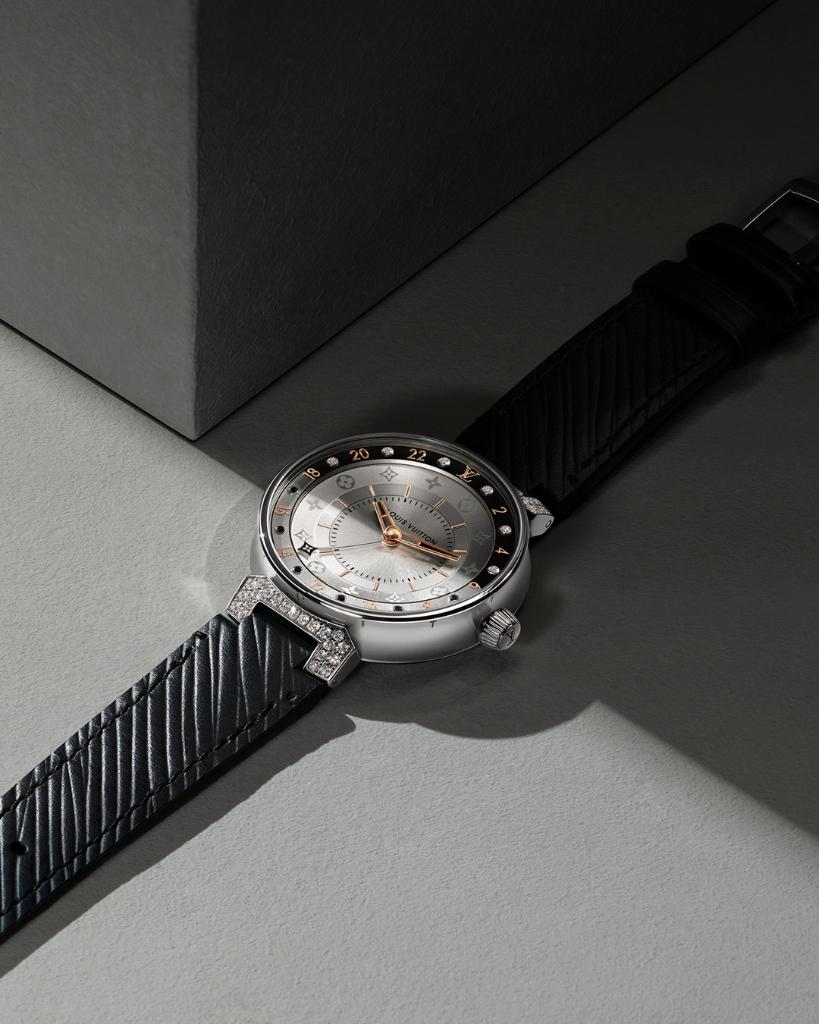 Twitter-এ Louis Vuitton: Ultimate elegance. #LouisVuitton's Tambour Moon  Dual Time Collection comes in a range of sizes and finishes as well as a  palette of interchangeable straps. Discover the new GMT watches