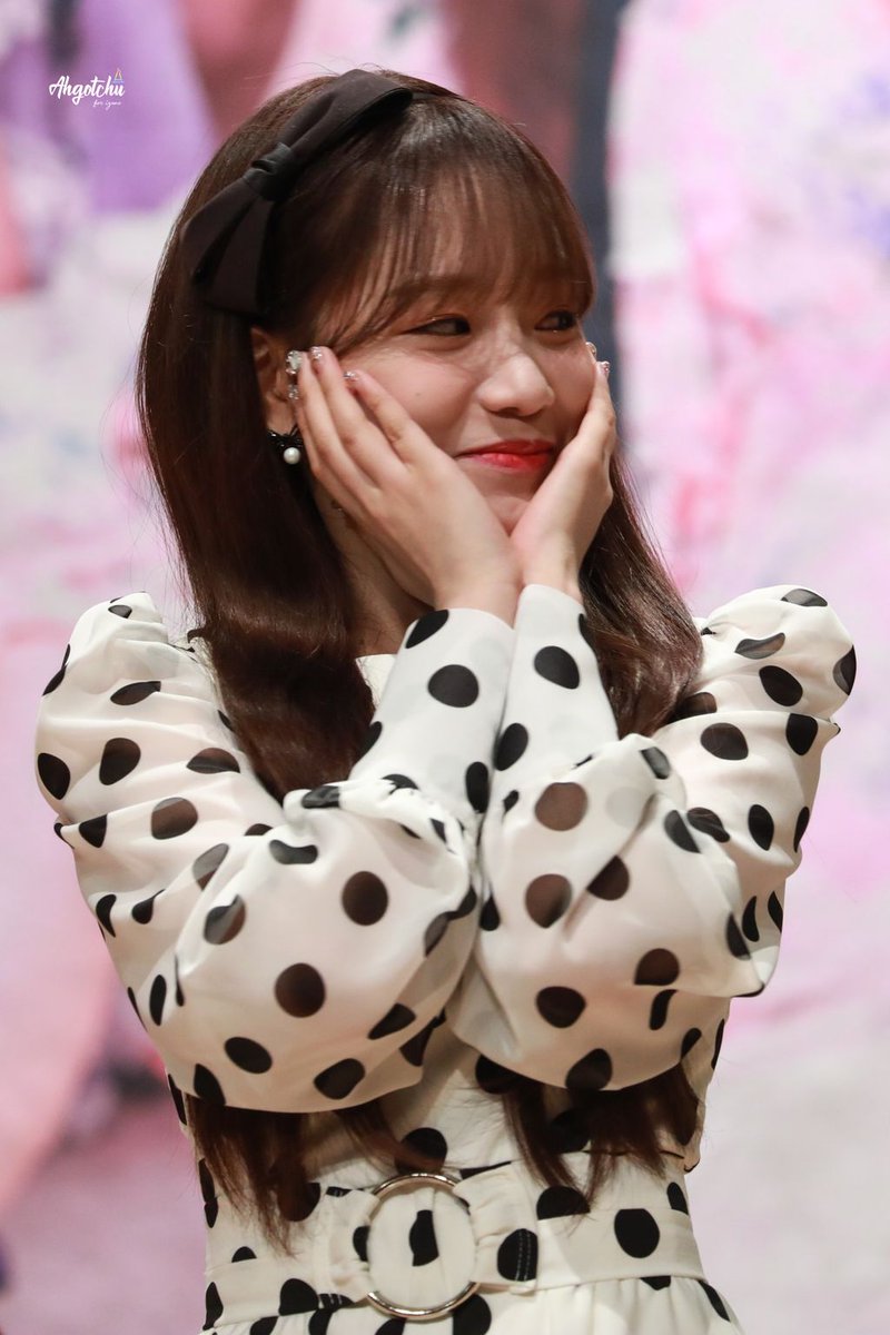 [HD] 190418 KBS MediaCenter

#IZONE #아이즈원 #アイズワン #CHAEWON #김채원 #채원 #YENA #예나 #최예나 #YURI #조유리 #유리