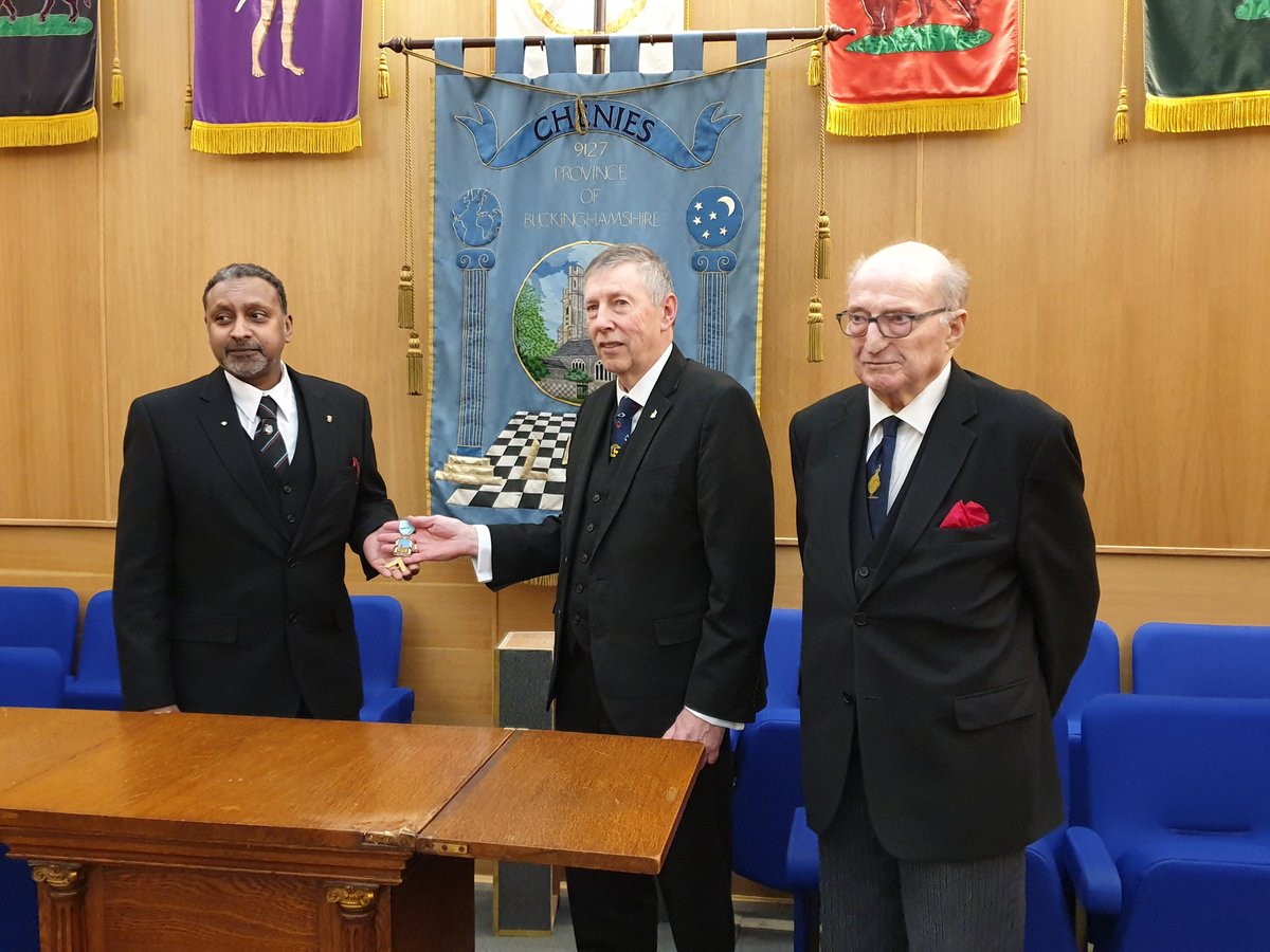 Last night visit from Bucks Stewards Lecture Team WOW absolutely brilliant. If that wasn't enough W/B Dyer (Berks) presented W/M Greaves with one of our original PM jewels belonging to Brother we lost last year. Looking on W/B Hilton (Founder) <a href="/buckspgl/">Buckinghamshire Freemasons</a> @BucksProvGMen <a href="/BucksNECC/">North East Corner Club</a>
