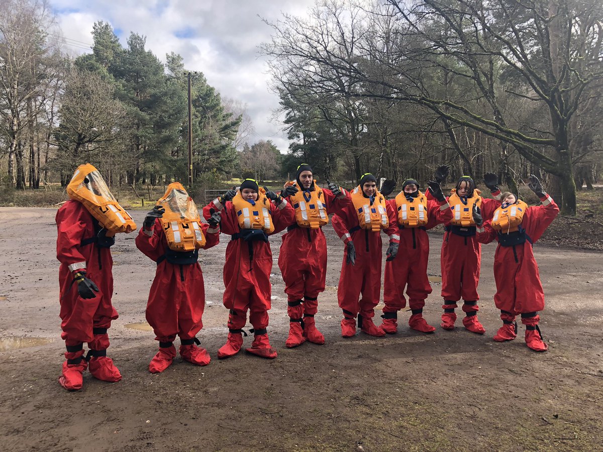 Chessington1011's tweet image. Ready to jump Into the sea #armychallenge @chessington_sch #proud #raisingstandards