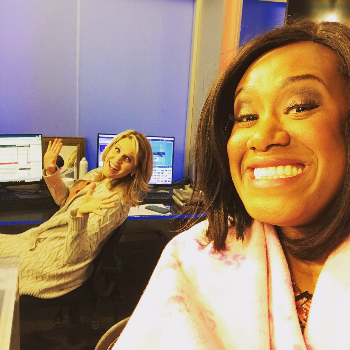 TaTianaCashTV's tweet photo. Weather &amp; Traffic #freezing together in @WSPA7 studio 😂🥶 Hope your morning is warmer than ours 🤣 @christyhweather &amp; I smile to keep warm 😆♨️😆♨️😆
#morningnews #coldstudio #blankets #sweaterweather https://t.co/FFaXwmIb6W