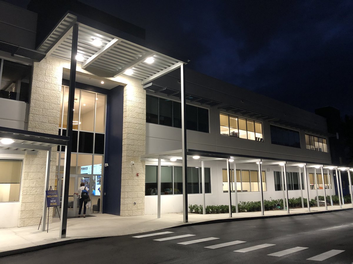 PosnackHOS's tweet photo. #posnack East first day!!! @posnack school Hochberg Lower School New Campus https://t.co/vw5YTbm84Y