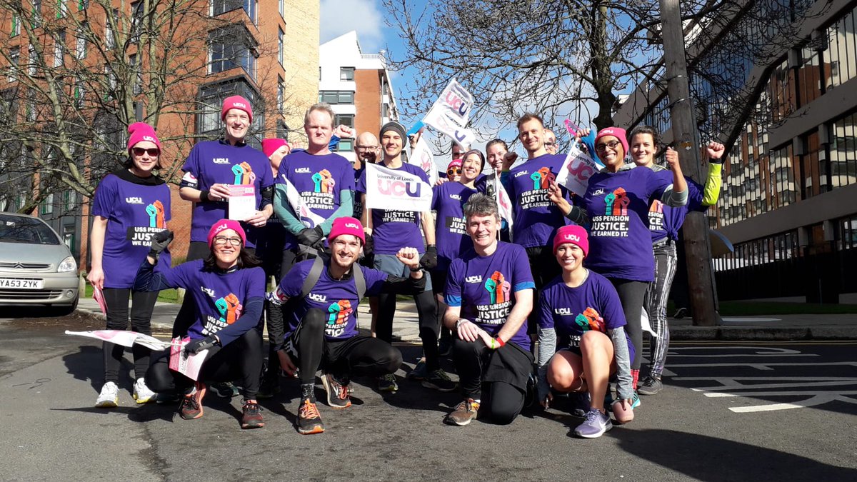 leedsucu's tweet photo. Today's running picket looking amazing! #RunTheStrike #UCUstrikesback https://t.co/wdVVy4MuDd