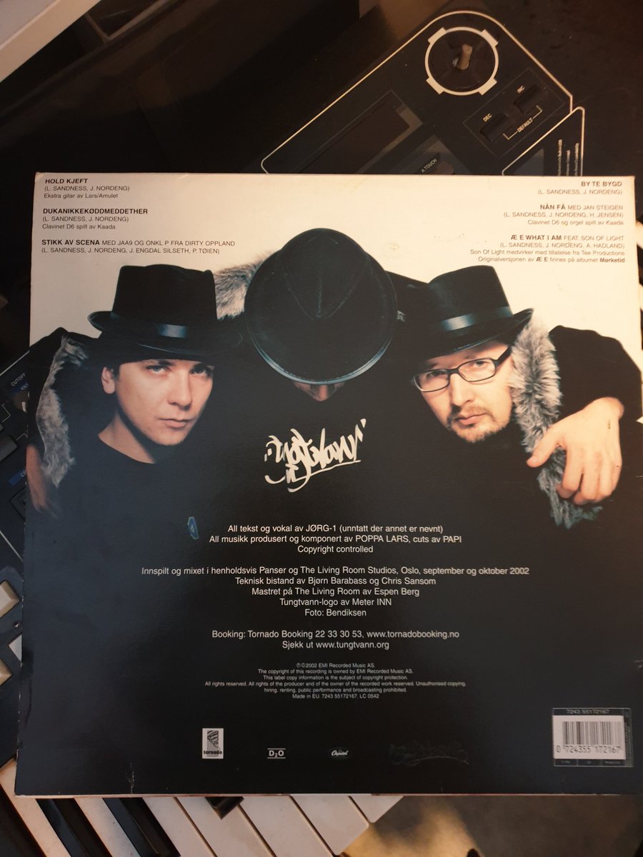 PaxDeinde's tweet photo. Dok om #onklp @onklp/#jaa9 fra 2015(🤯)fanme læng sia når du ikk e født i 78😅Tidlig norsk rap og litt #Tungtvann m @Joddski! Har faktisk første EP de va m på, henta inn av @Poppa_Lars /#Joddski i 2002, EP-Påfyll, låt-stikk av scena! My talent opp pga TuVa
https://t.co/na7lI6WT1Y https://t.co/sYC3iFG7OM