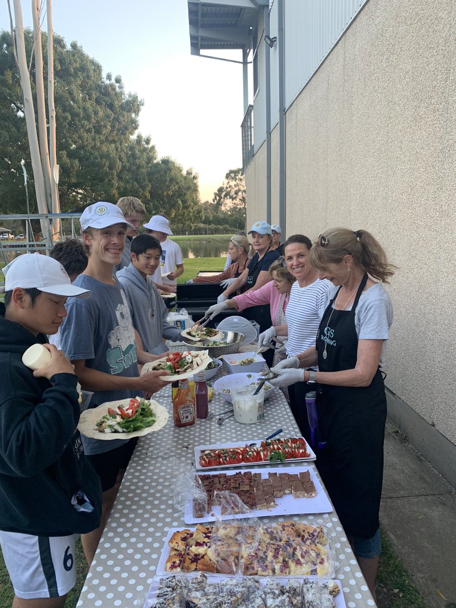 GgsRowing's tweet photo. WH Pincott Club delivering the best Wednesday night BBQs. Looking forward to HOSG and Scotch-Mercs this weekend! https://t.co/vG6XBZ91mS