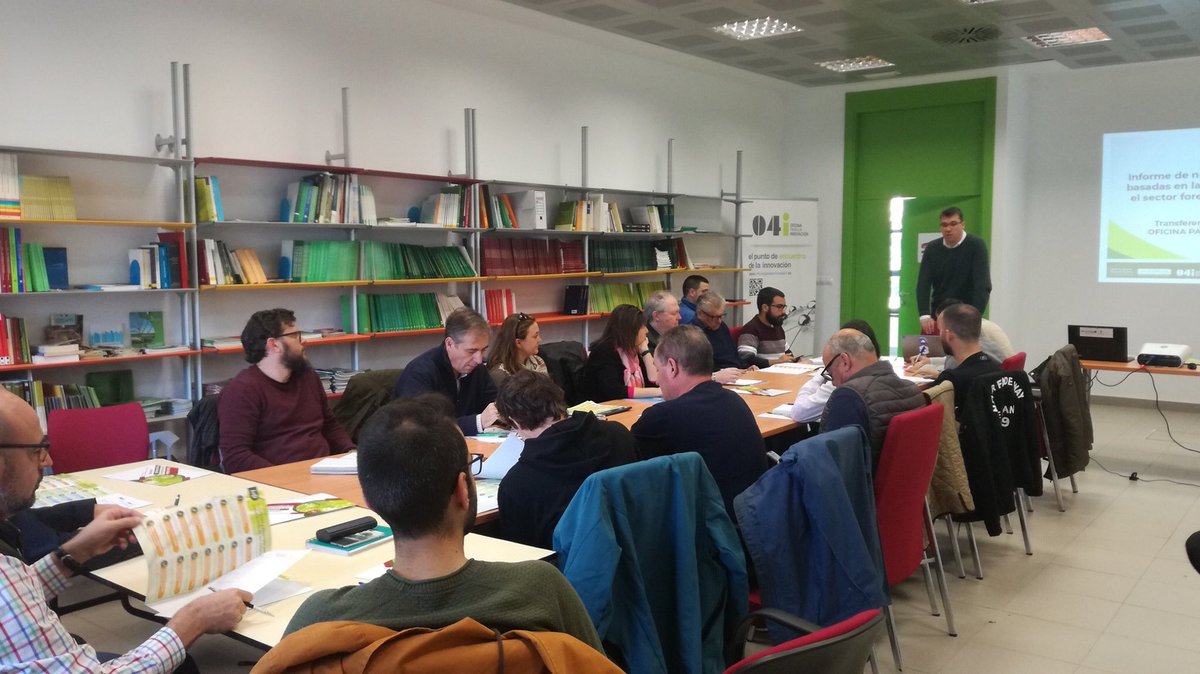 extremaduraverd's tweet photo. Ayer asistimos a la Mesa de Intercambio Tecnológico del Sector Forestal, invitados por @FundecytPCTEX con el objetivo de seguir ligados al mundo del I+D+i ya que la consideramos una herramienta fundamental para el desarrollo del sector https://t.co/R4vheYTND8 https://t.co/BfKGH2KYBp
