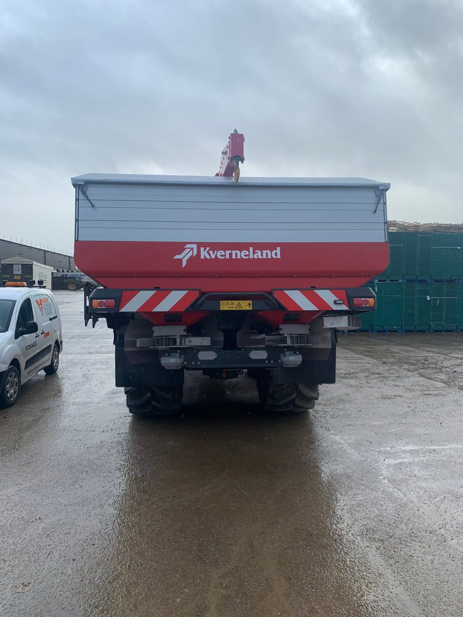 VincentTractors's tweet photo. A @Kverneland UK TLX 1875 Pro Geospread being delivered in West Cornwall recently, fully isobus ready with section control and weigh cell technology its the key to spreading as efficiently as possible. Also available with 0% finance! #Kverneland #agriculture #geospread https://t.co/muulNWw7O3
