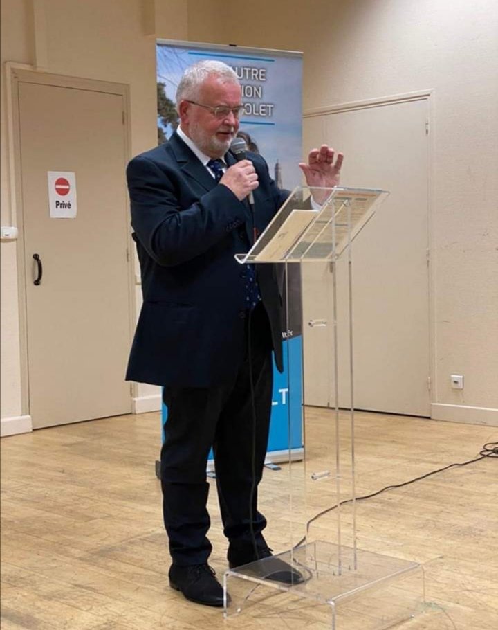 laroulotte49's tweet photo. 🎵🎶 Mes bien chers frères, mes bien chères sœurs reprenez avec moi tous en ❤️
🎶🎵 Pas de votes pour #Jono😬 l'15 mars prochain 🎶🎵
#Faglain🚲
#DemainCholet
#Municipales2020
@choletagglo https://t.co/Vu5asxA4WV