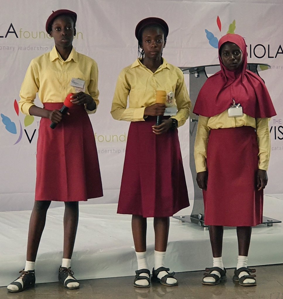 DebisiAraba's tweet photo. Team TechMiners presenting their robotic solution, an approach to safe and efficient surface mining using robots. #VisiolaSTEMLEG https://t.co/NR0kLDdCng