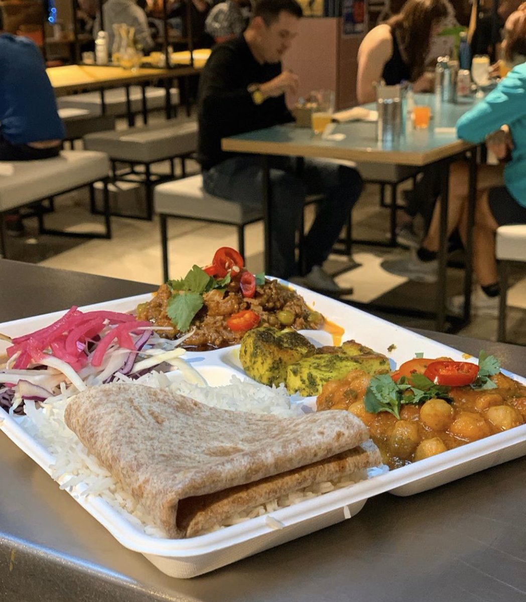 DocksBeers's tweet image. NEW Indian style #StreetFood at @DocksBeers this weekend!

Making their #Grimsby debut @vasokitchenmcr from Manchester will be cooking up some fresh and tasty homemade Indian foods for our customers!

Fri 2 til 9 Sat 12-9 &amp;amp; Sun 12-6.

RT if you fancy local beer &amp;amp; curry this wkend