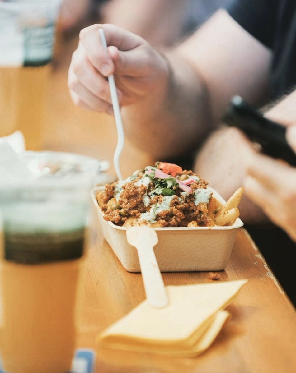 DocksBeers's tweet image. NEW Indian style #StreetFood at @DocksBeers this weekend!

Making their #Grimsby debut @vasokitchenmcr from Manchester will be cooking up some fresh and tasty homemade Indian foods for our customers!

Fri 2 til 9 Sat 12-9 &amp;amp; Sun 12-6.

RT if you fancy local beer &amp;amp; curry this wkend