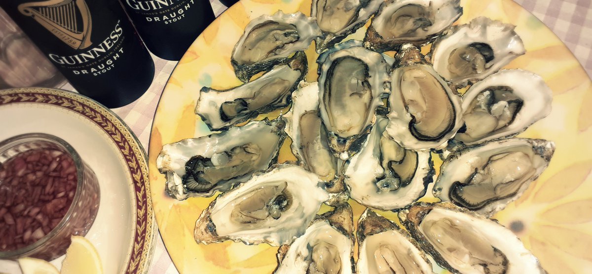 VegSchoolMeals's tweet photo. Family Zinc boost last night. Guinness for grown-ups only! Zinc in oysters, nuts and beans helps to produce T-Cells, important immune system helpers that find viruses then call in the cavalry (NK Natural Killer Cells) to destroy them. #CellWars #Immunotherapy https://t.co/H9ojWQY7h1