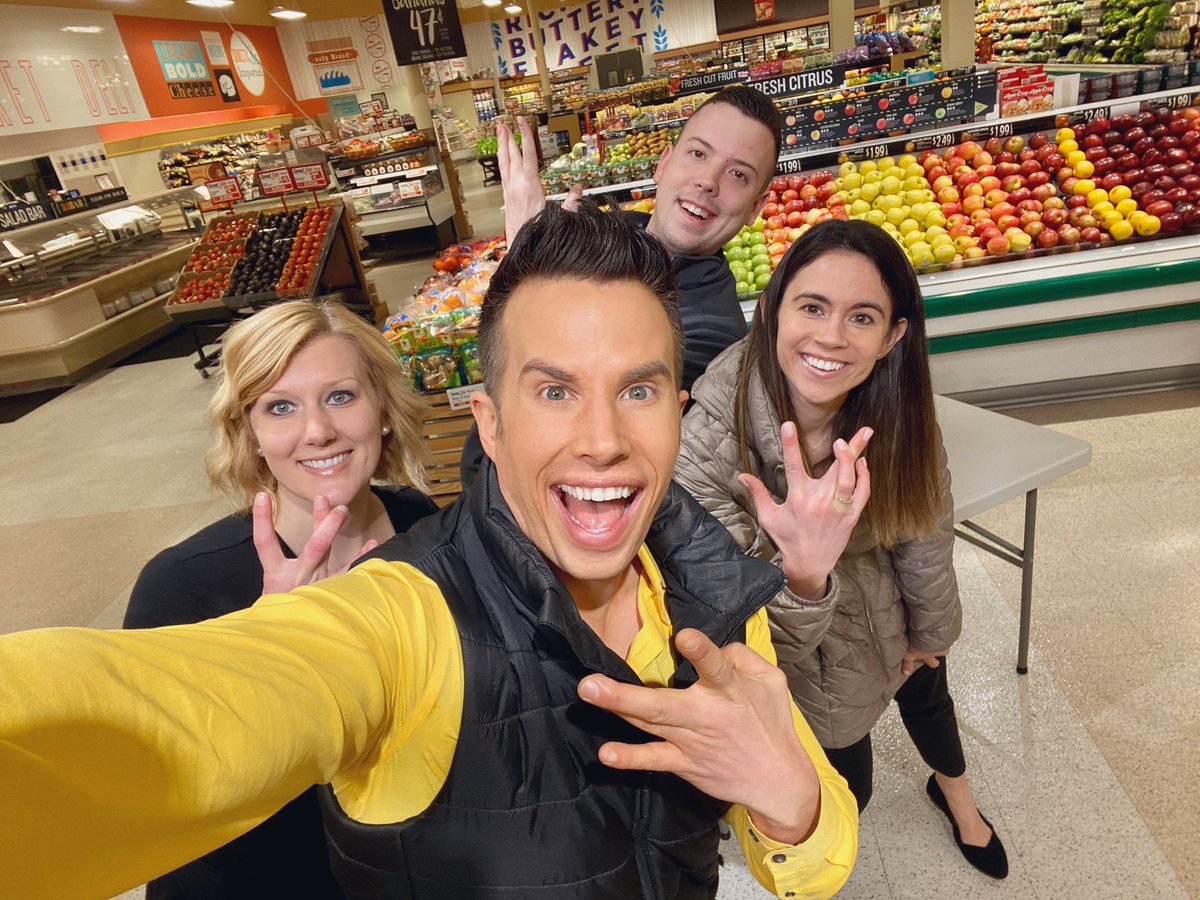 RyanLeckey's tweet photo. Throwing a “W!”  It’s a @WeisMarkets tradition post morning show on @WNEP #LeckeyLive. https://t.co/HEIWX9gh3F