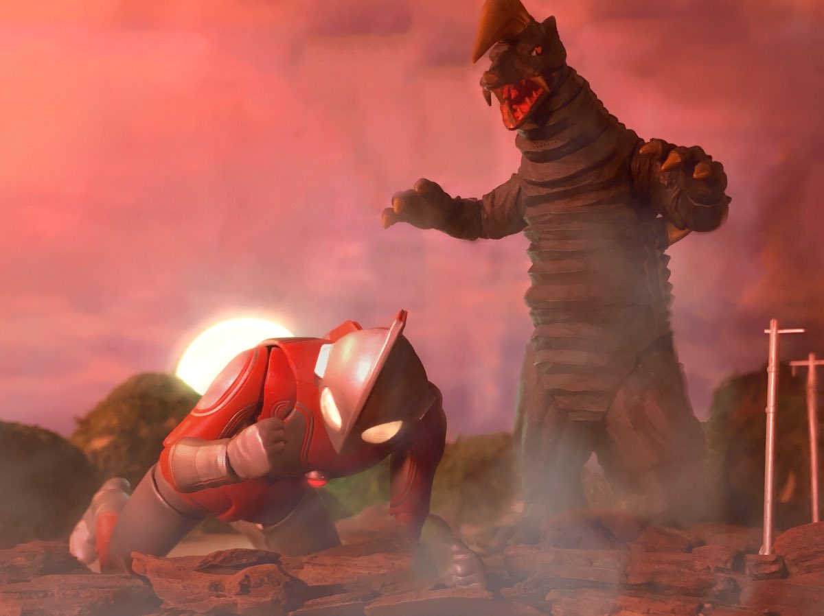 なつふま ウルトラマン夕陽に死す ウルトラの星光る時 ウルトラマンのカラータイマーが赤になった だがウルトラマンは負け ない 初代ウルトラマンとセブンとの友情が心の支えになっているからだ ウルトラアーツ フィギュアーツ写真部 ちいさな巨大 なつふま ウルトラマン夕陽に死す ウルトラの星光る時 ウルトラマンのカラータイマーが赤になった だがウルトラマンは負け ない 初代ウルトラマンとセブンとの友情が心の支えになっているからだ ウルトラアーツ フィギュアーツ写真部 ちいさな巨大