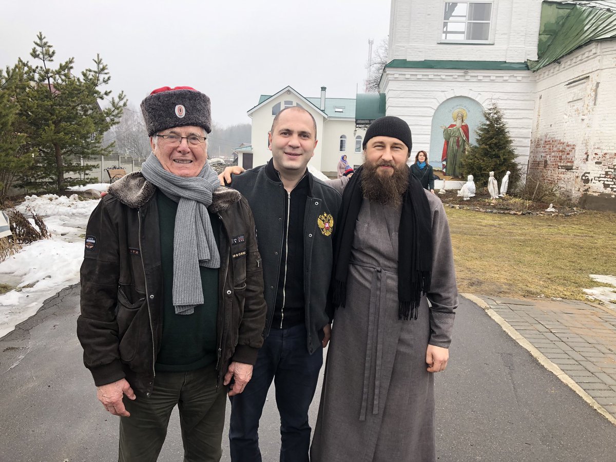 shkolakarate's tweet photo. Энергетика зашкаливает! 
Два самых уникальных человека, которых я знаю лично! Оба одарены Божьим даром. Искренность и доброта объединяет их! Бесконечно ра��, что получилось познакомить их, мечты сбываются!) Илиа Йорга, отец Иероним.  #вера #спорт https://t.co/lNKerDJKBy