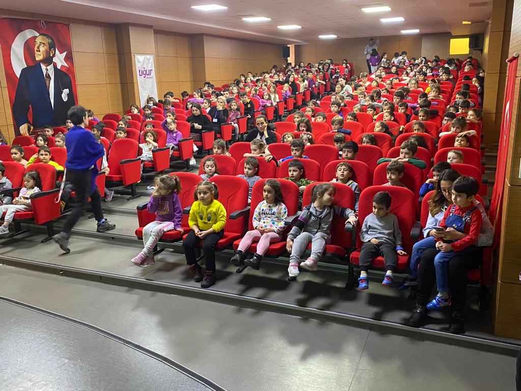 Tüm dünyada yaşanan corona virüs tehdidini, sağlık ekibimiz ve PDR birimimiz moderatörlüğünde Okul Öncesi ve 1,2,3 ,4 sınıflarımıza anlattık.<a href="/CengizMAN1/">Cengiz ŞİŞMAN</a> <a href="/nilcicek/">Nil Çiçek</a> @recepsuekinci <a href="/AhmetDonmez_/">Ahmet Dönmez</a>