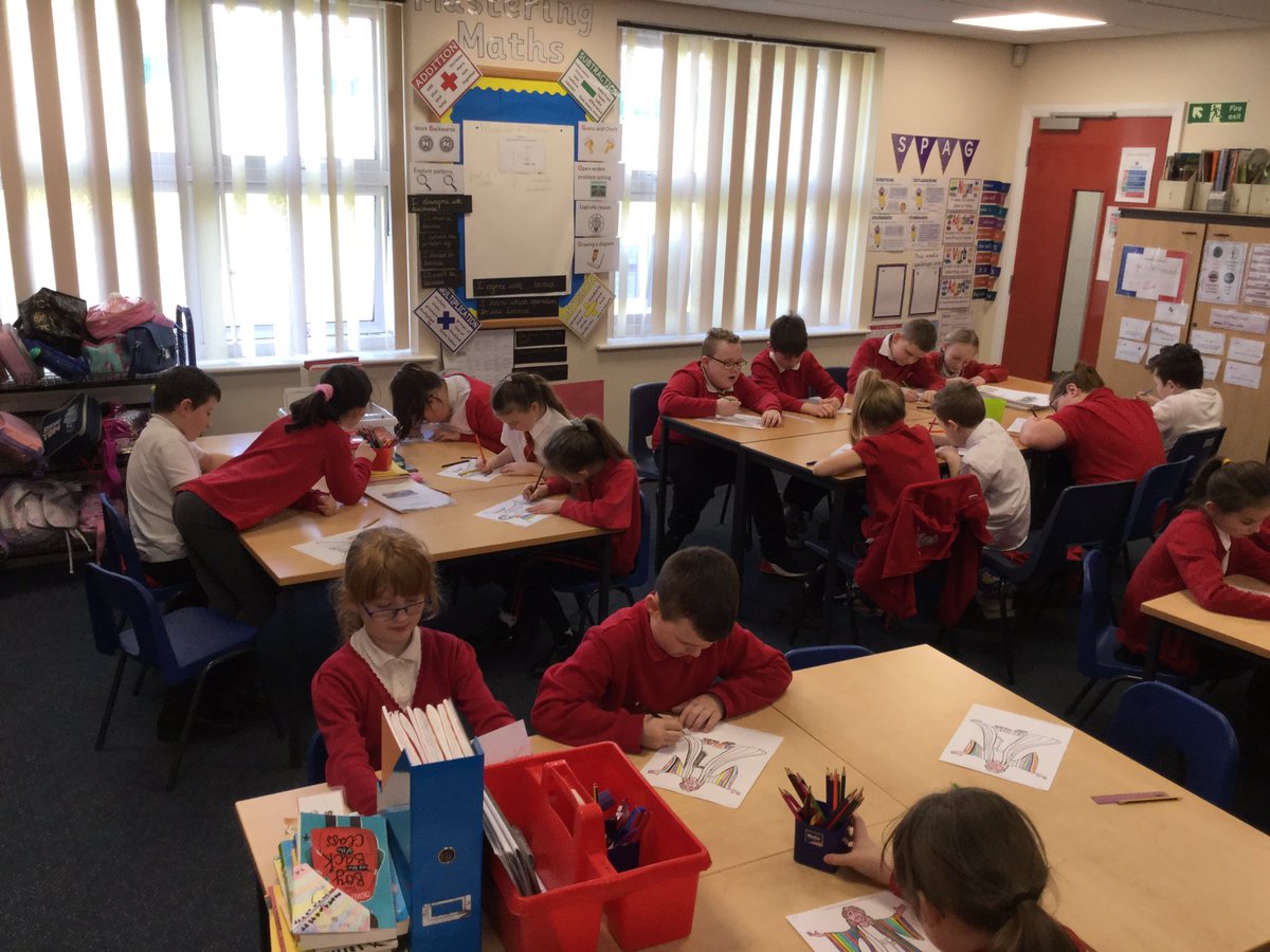 WMPrimaryY4's tweet image. We’ve had a fantastic morning working with Mr O @WMPrimaryMusic on our maths. Now we are designing our own Joseph coats. #Excitedfornextweek @WMPrimary #AimHighSucceedBeHappy
