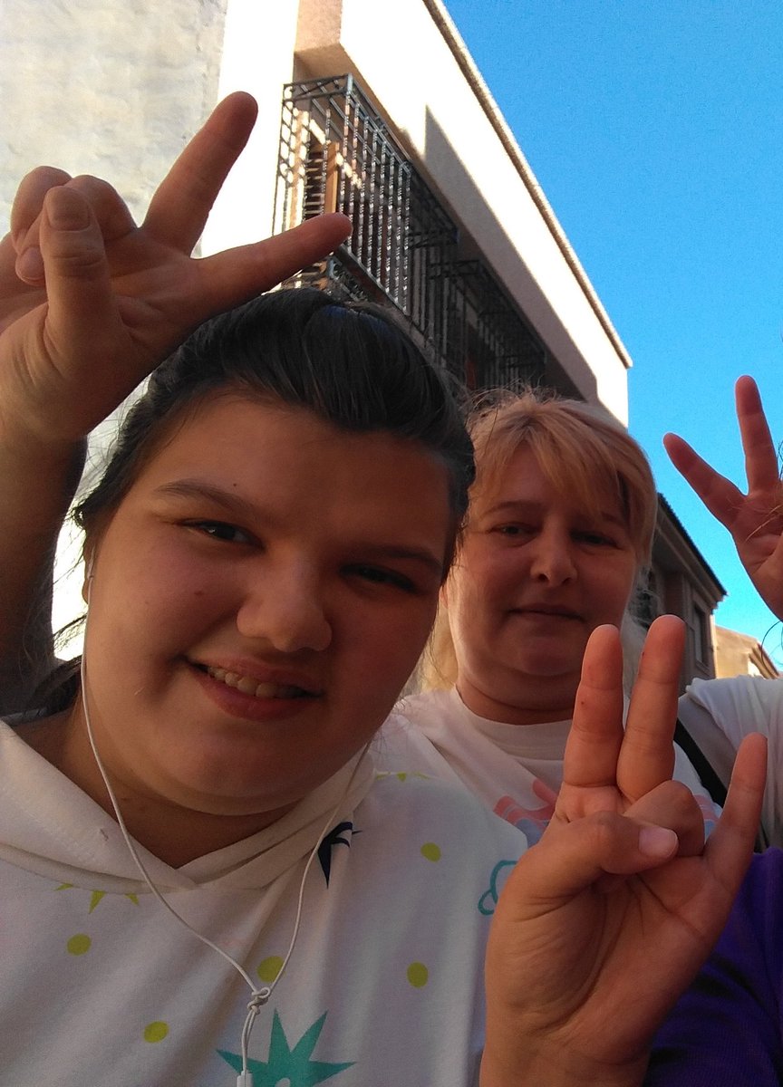 CarolinaUn's tweet photo. Hemos ido hoy a la entrevista en el centro para Carol. A ella le ha encantado Ha conocido al equipo y ha visto a antiguos compañeros Mañana empezaremos una nueva etapa en nuestra vida Gracias! X fin #UnColegioParaCarolina es realidad, después d la incertidumbre d los últimos días https://t.co/HsuIHDPYNK