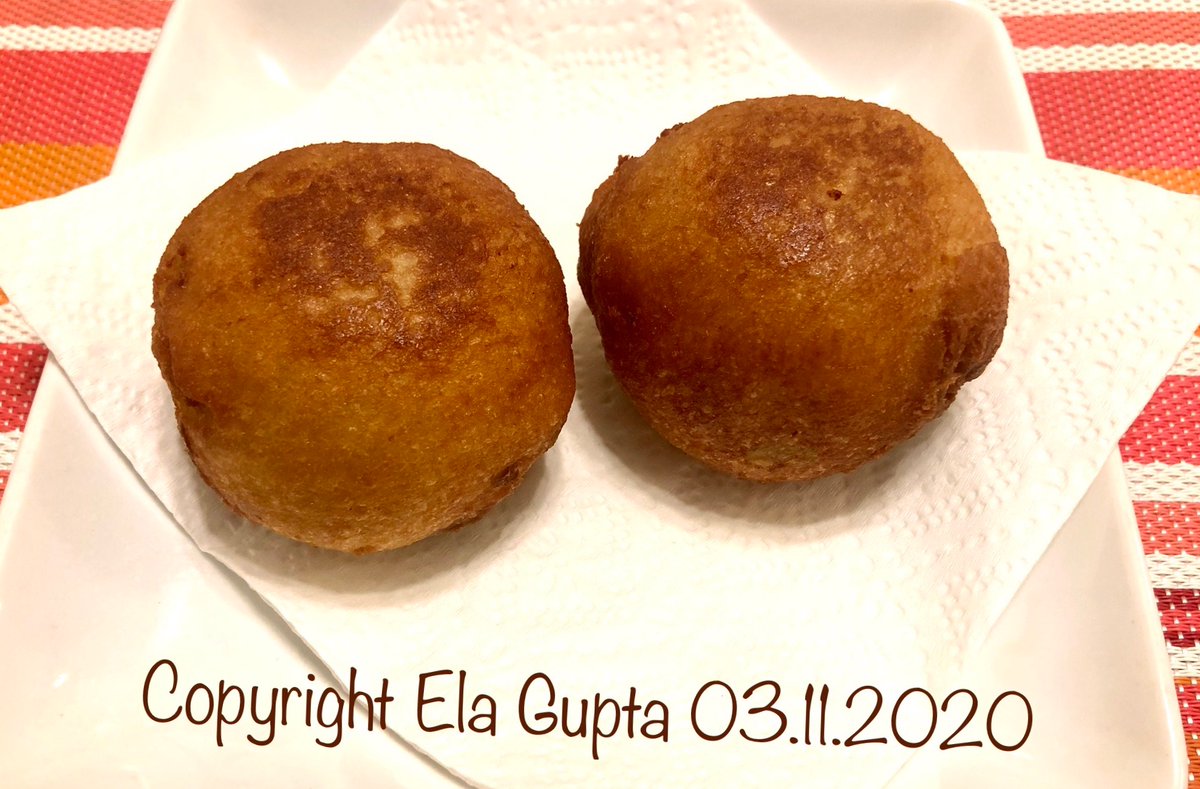 elazfoodchannel's tweet photo. #breadslices
#homemade
#snack
Instant! Crisp! Yummy!
**Bread Rolls** #breadslices water to sprinkle on the slices. Stuffing: Quite like Samosa (boiled potato, boiled green-peas, a bit of oil, cumins, red chili powder, garammasala, n salt). Served with tomato ketchup...😊 https://t.co/fv2mhZWGRm