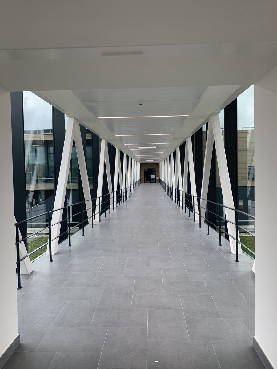 Pvdcandelaere's tweet image. Testdag ⁦@az_delta⁩ ⁦@Stad_Roeselare⁩ ! Ondanks annulatie van openingsactiviteiten door #COVID19 toch goeie #testdag gehad voor de nieuwe campus! Doet #goesting krijgen om hier (verder) het best van onszelf te geven met het team ⁦@mdl_azdelta⁩