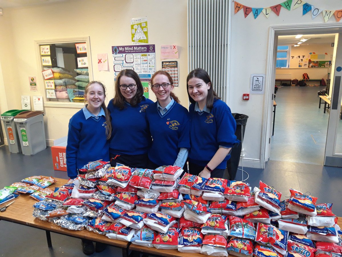 suidhroma's tweet photo. An-spraoi againn do S na G inniu le Bl. 4💚💚 =Cóisir Ceapaire Criospaí😋#LNMS20 @CollegeLoreto @SnaGaeilge #SnaG2020 https://t.co/Zi94Sn0ddP