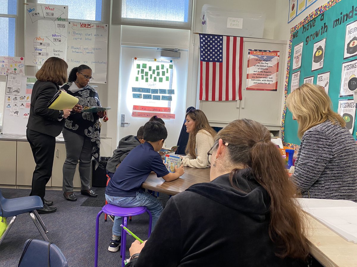 jbaker000's tweet photo. Coaching, coaching and more coaching. Teacher to teacher &amp; admin to admin. We are all learning &amp; growing in service to our @LBSchools students. #proudtobeLBUSD https://t.co/GAa3jKOnQe