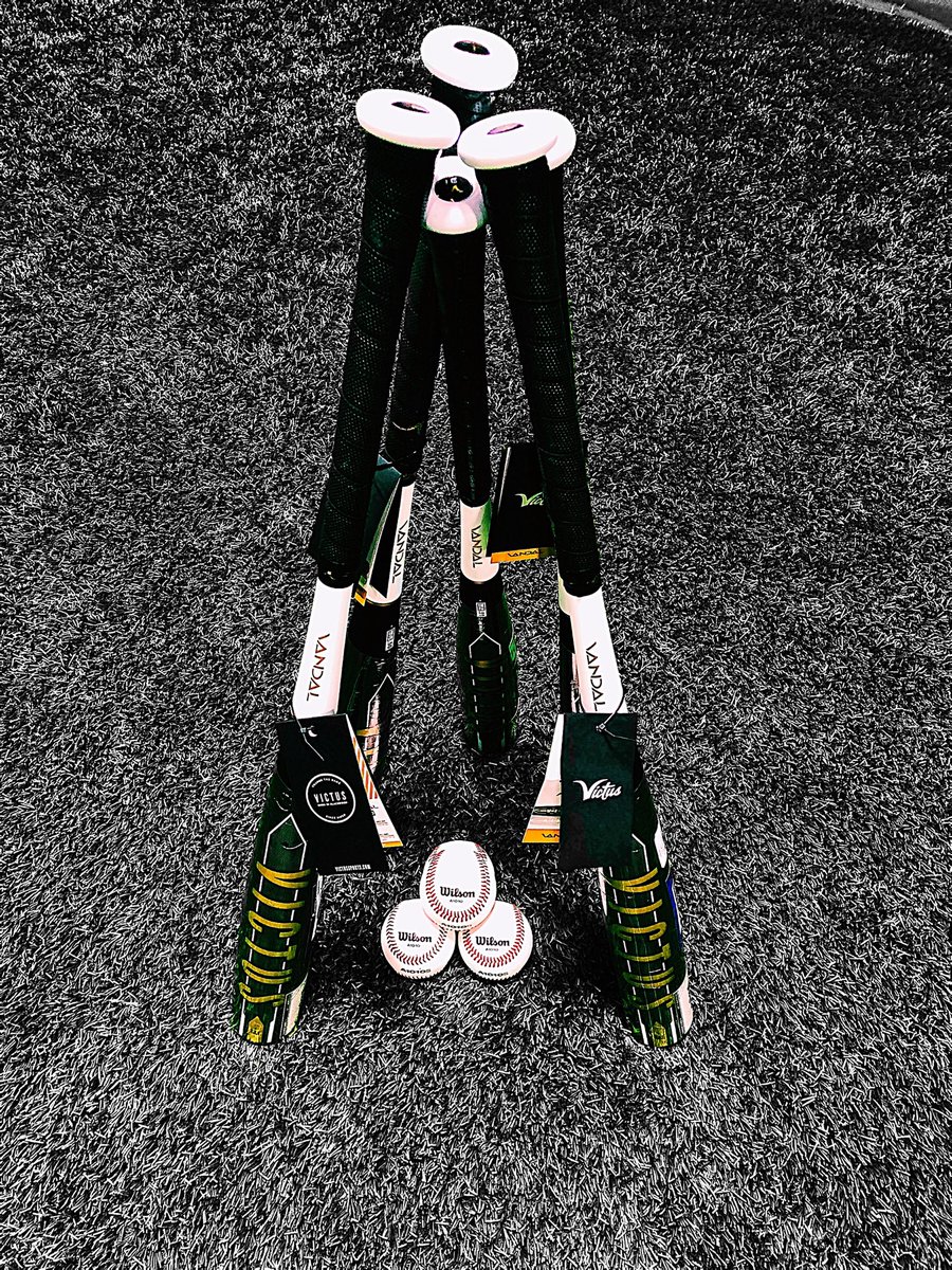 27_baseball_'s tweet photo. No better bat to heat up your baseball season than the @victussports Vandal BBCOR!๐ฅ
Come shop with us @27_baseball_ from 11-7 Mon-Fri 10-4 Sat and 12-4 Sun.
#victusbaseball #baseball #bbcor #dingers #droppintanks #hittinnukes https://t.co/Qj19v7MRU6